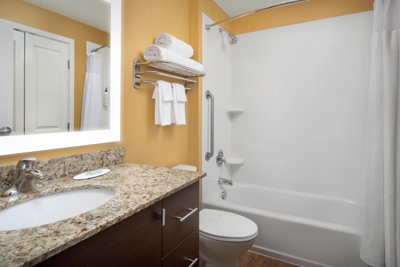 Towneplace By Marriott Suites Portland Vancouver Evergreen Extérieur photo