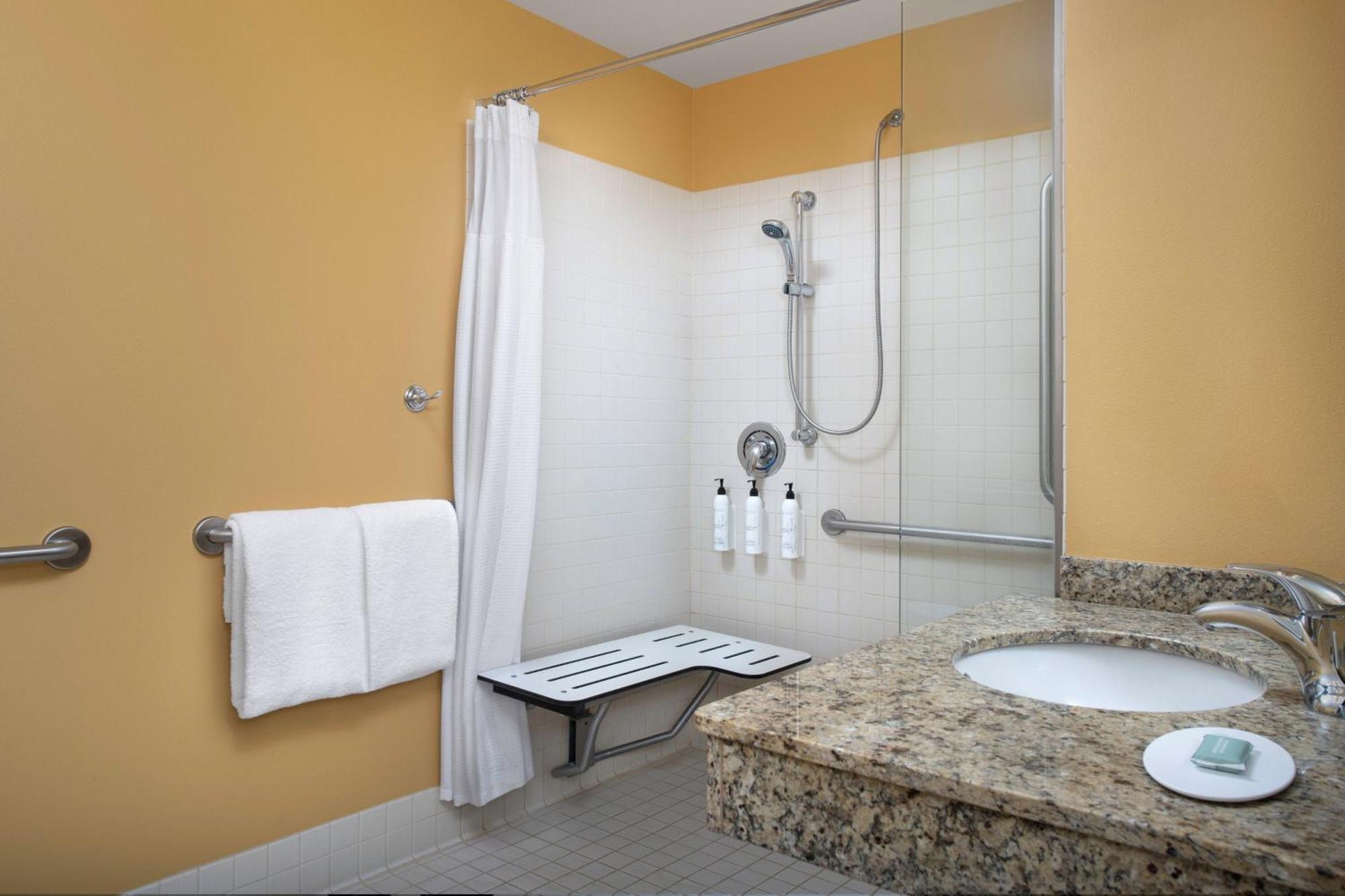 Towneplace By Marriott Suites Portland Vancouver Evergreen Extérieur photo