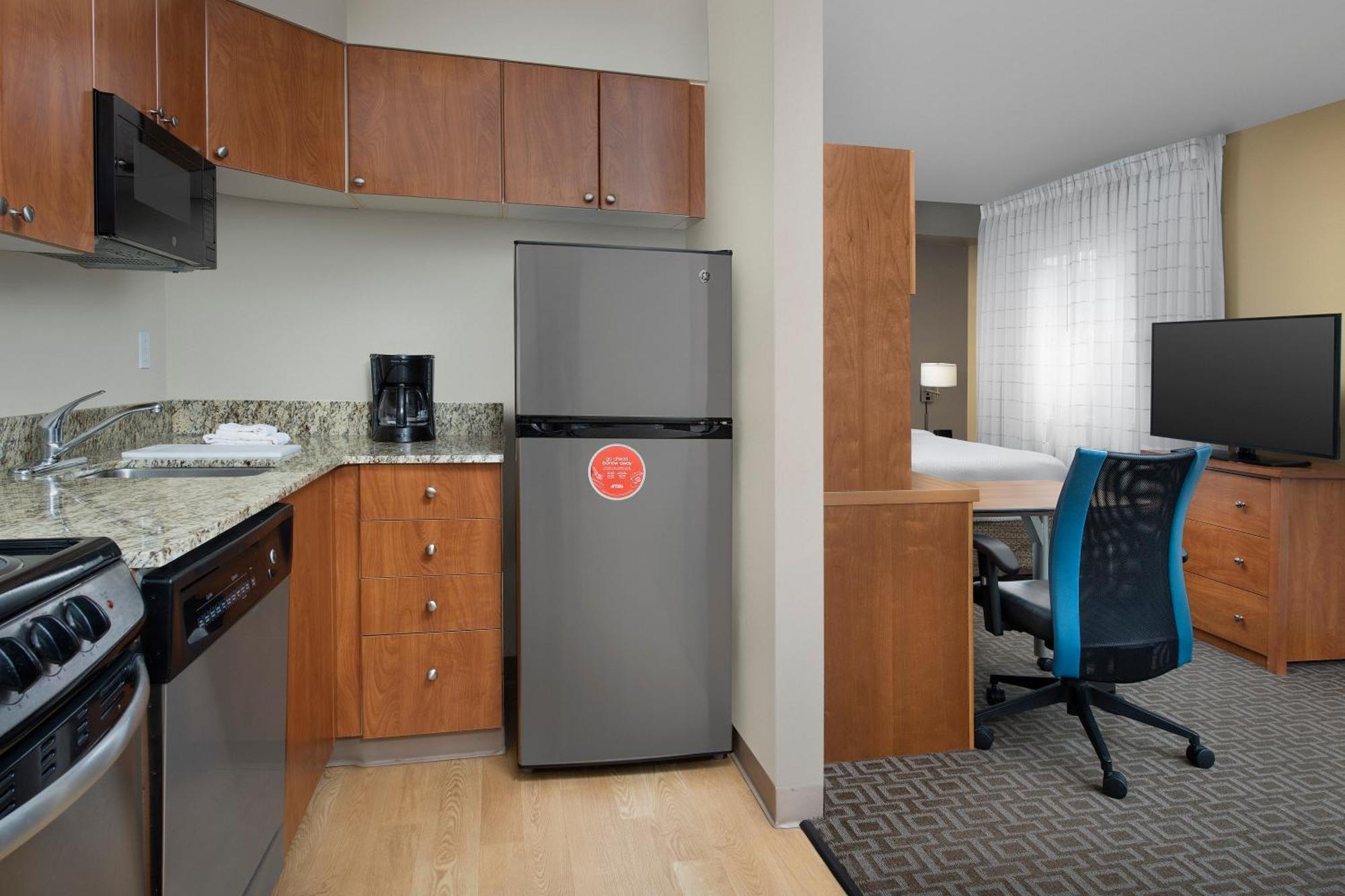 Towneplace By Marriott Suites Portland Vancouver Evergreen Extérieur photo