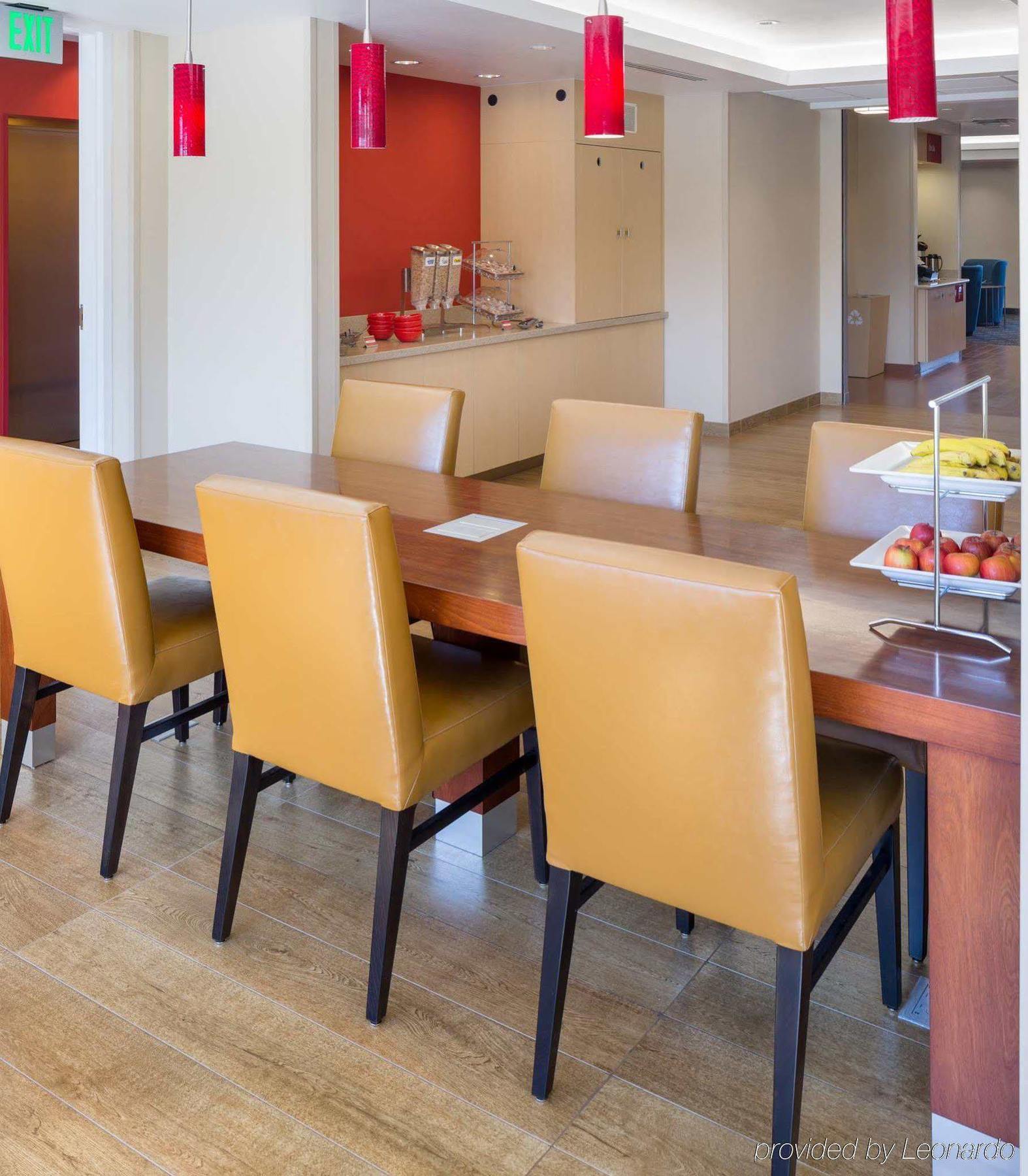 Towneplace By Marriott Suites Portland Vancouver Evergreen Extérieur photo